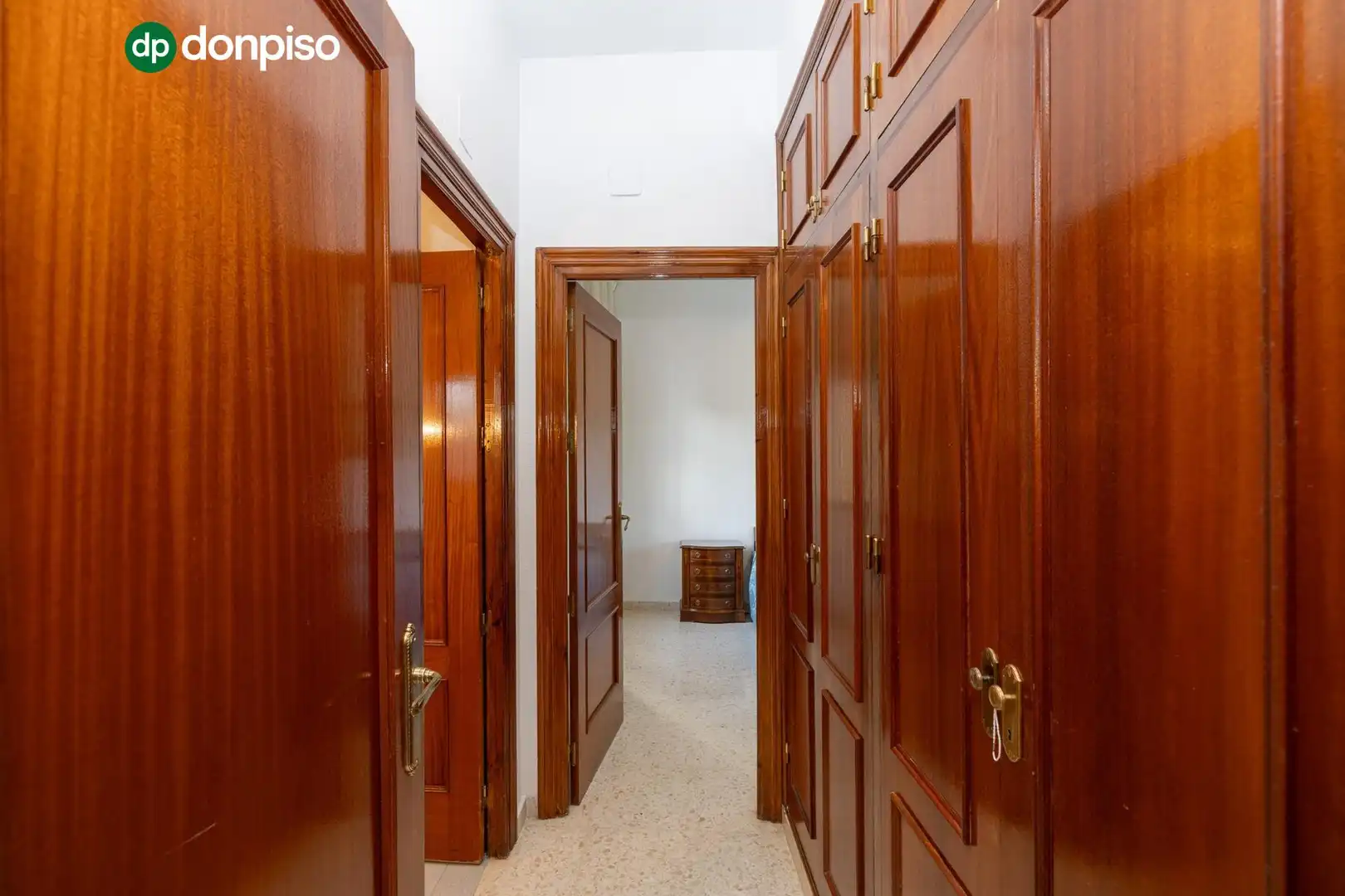 Villa mit Pool zum Verkauf in Calle Lindaraja, imagen 26