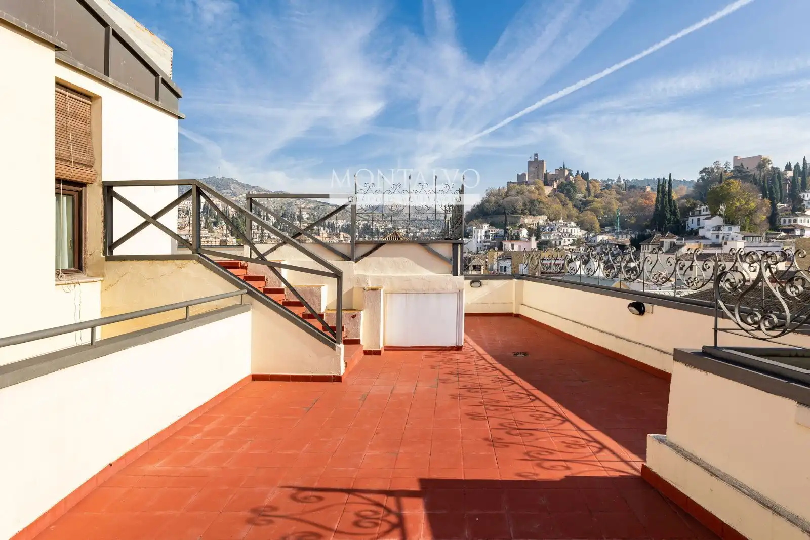 Vista exterior de Ático en venta en Granada con Aire acondicionado y Terraza