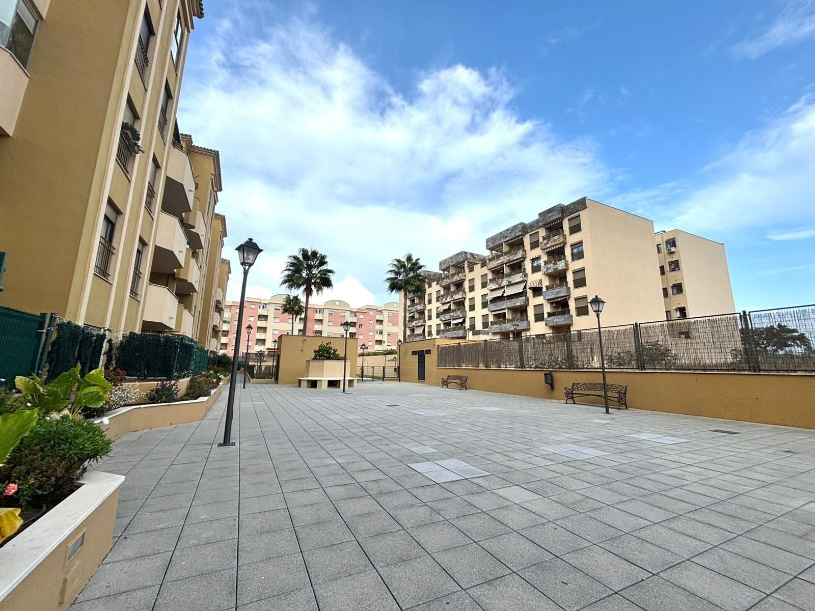 Exterior view of Flat for sale in Algeciras  with Community pool