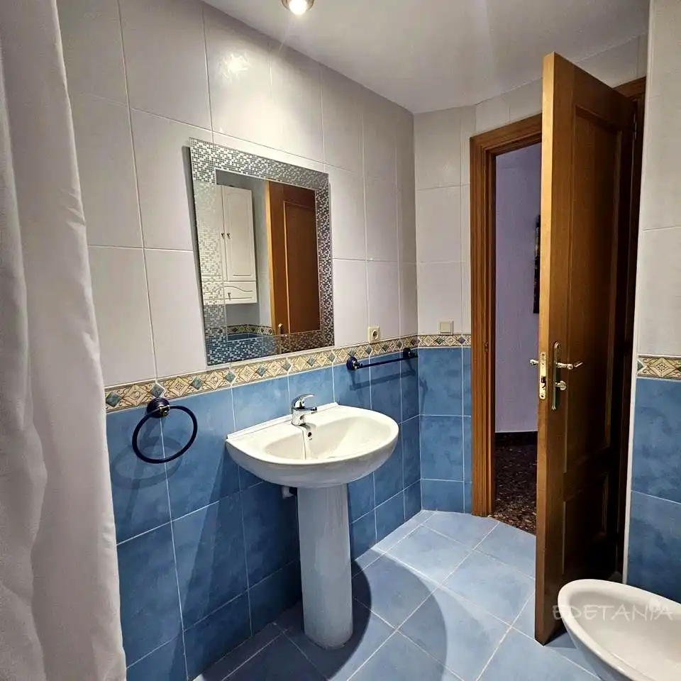 Baño de Piso de alquiler en Alfara del Patriarca con Aire acondicionado, Amueblado y Balcón