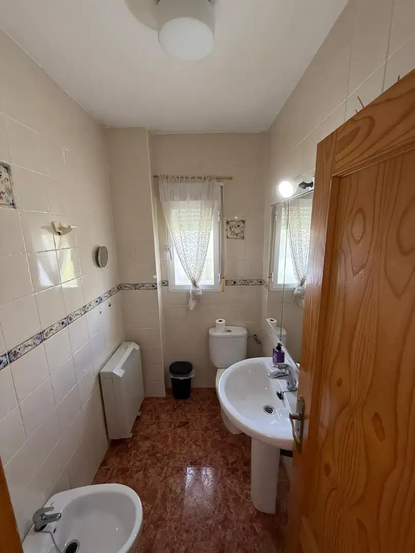 Baño de Casa o chalet de alquiler en Salobreña con Calefacción, Jardín privado y Terraza