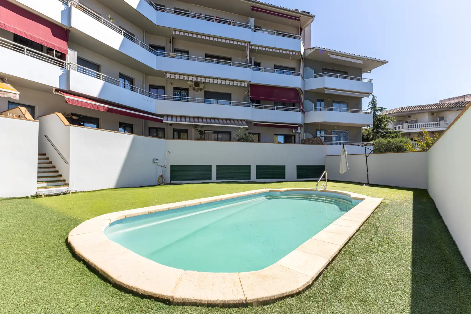 Piscina de Pis en venda en Blanes amb Aire condicionat, Calefacció i Jardí privat
