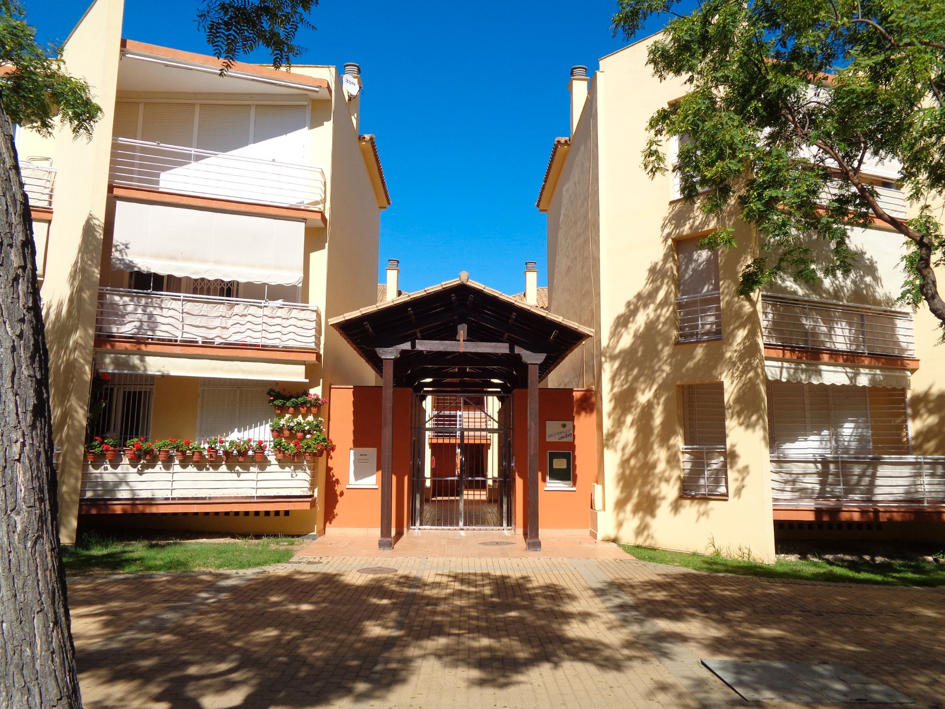 Vista exterior de Pis en venda en Islantilla amb Terrassa, Traster i Moblat