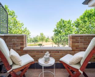 Terrassa de Casa adosada en venda en Boadilla del Monte amb Aire condicionat, Calefacció i Jardí privat