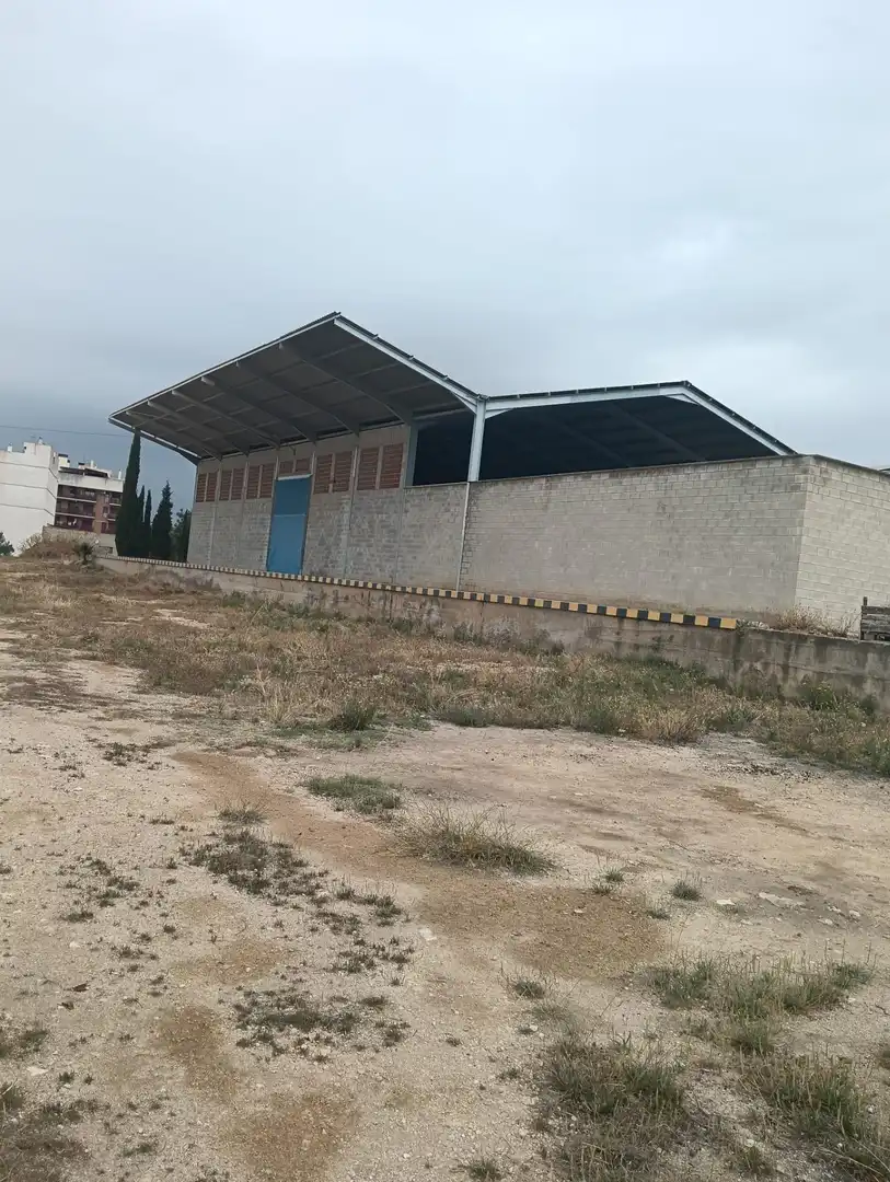 Nau industrial de lloguer a Núcleo Urbano