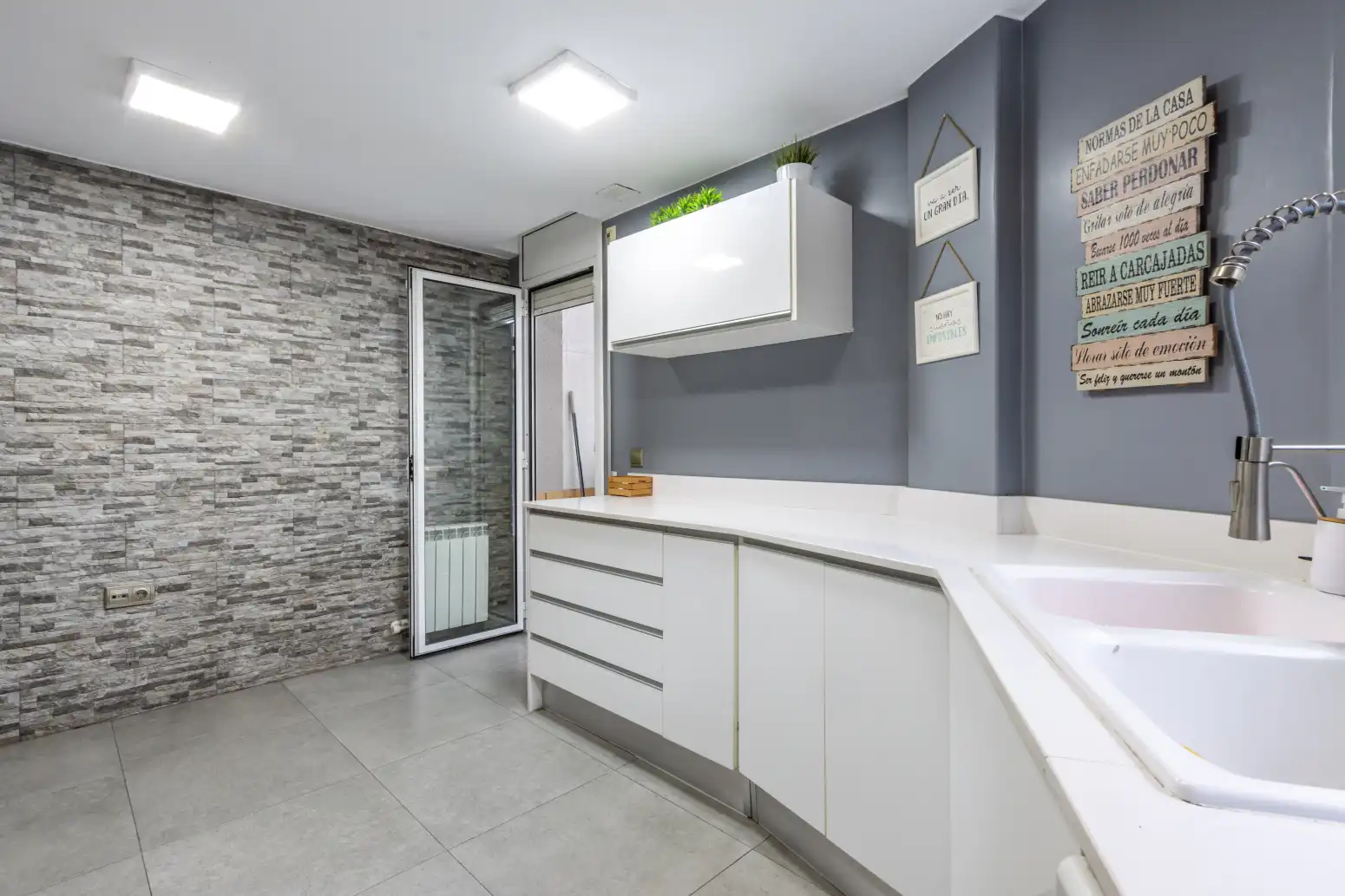 Flat with lift for sale in Nord-est, imagen 42