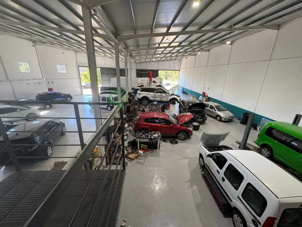 Nave industrial en venta en Olivenza, imagen 2