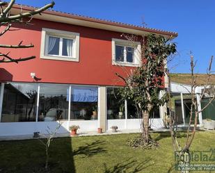 Vista exterior de Casa o xalet en venda en Culleredo amb Jardí privat, Moblat i Alarma