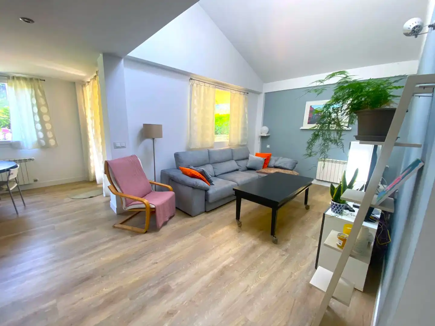 Living room of Houses for sale in Castro-Urdiales  with Heating, Private garden and Parquet flooring