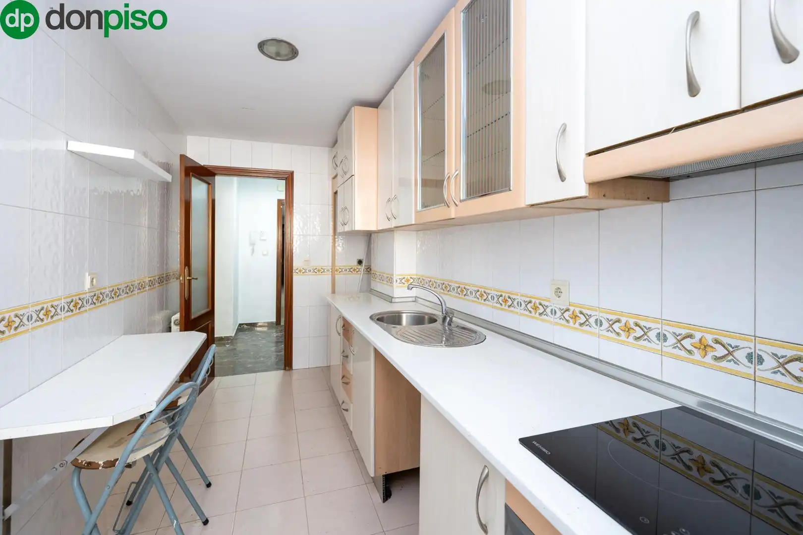 Kitchen of Flat for sale in Granada  with Alarm