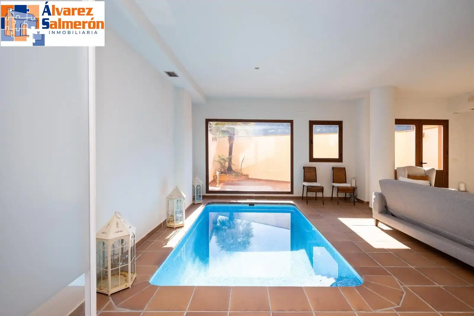 Piscina de Casa adosada en venta en Granada con Aire acondicionado, Calefacción y Terraza