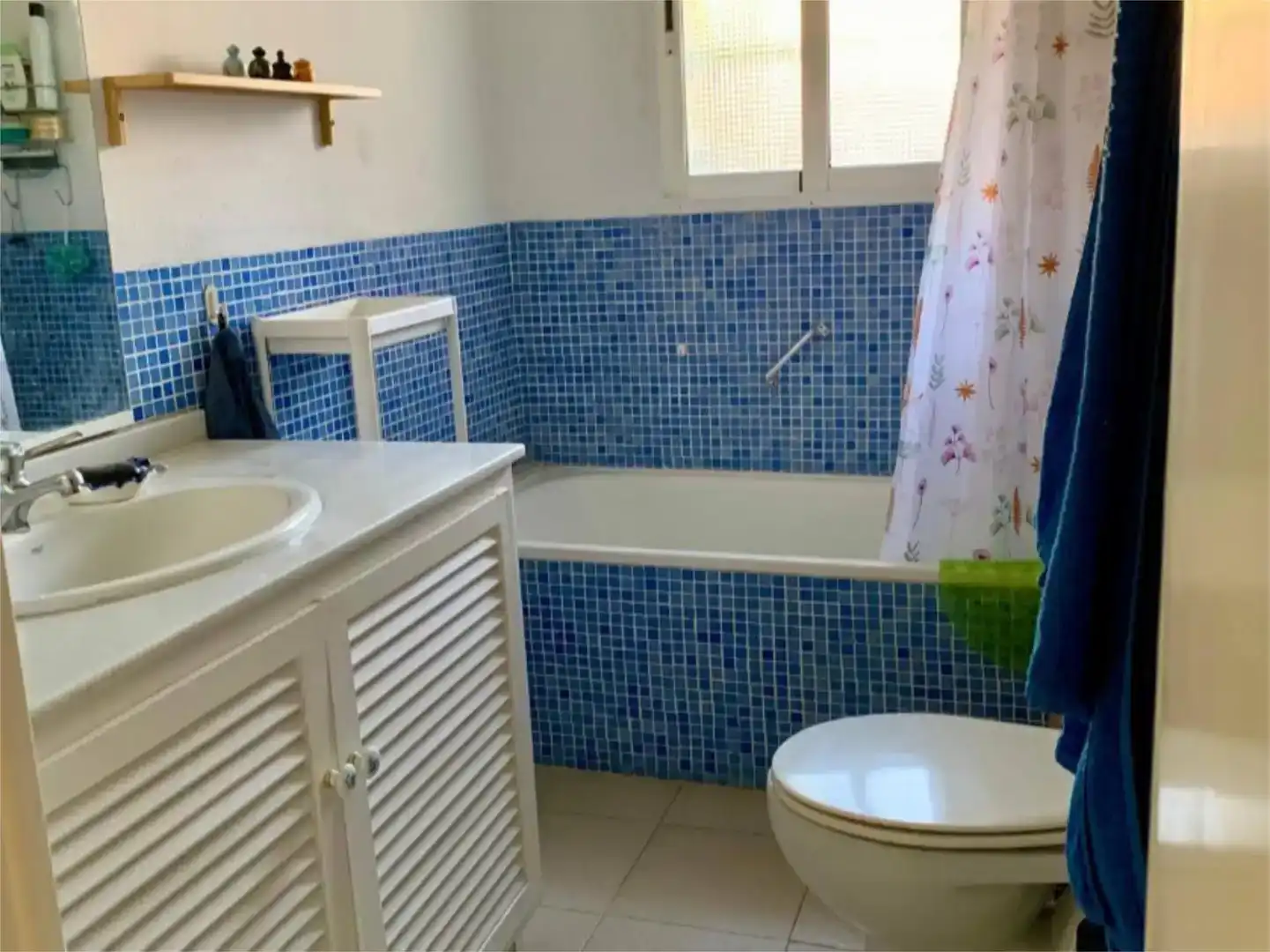 Bany de Casa o xalet en venda en Marbella amb Aire condicionat, Piscina i Balcó