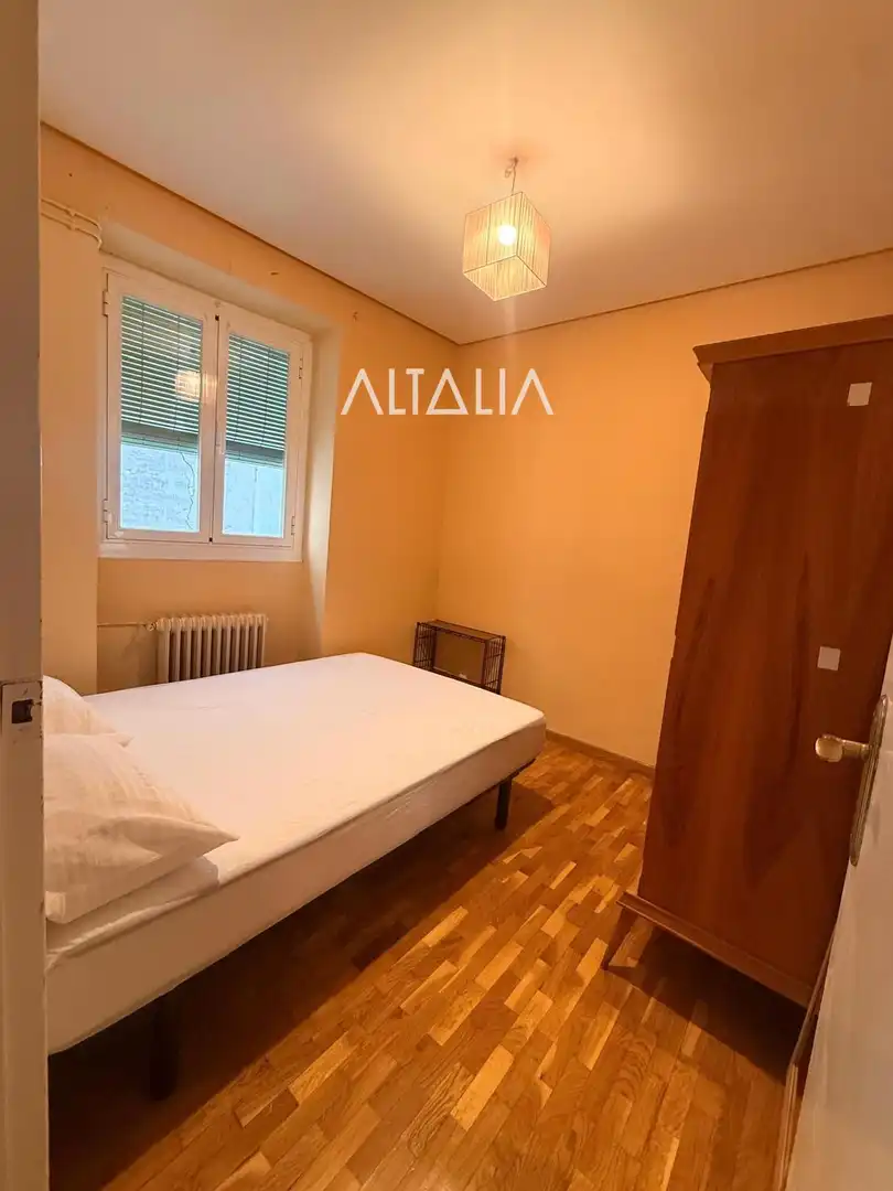 Bedroom of Flat for rent in Cuenca  with Heating, Terrace and Storage room