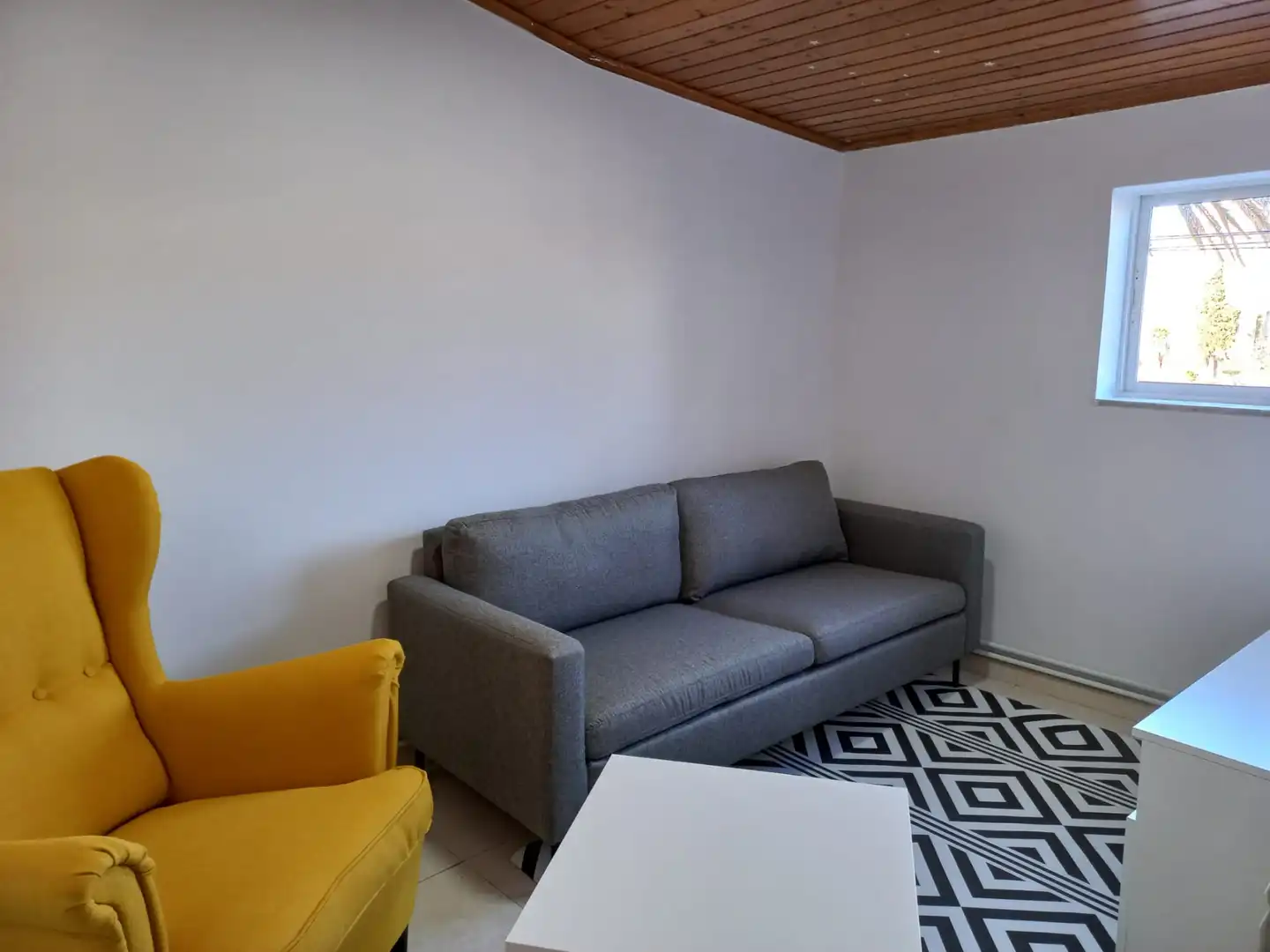 Living room of Flat for rent in Santiago de Compostela   with Heating, Furnished and Oven