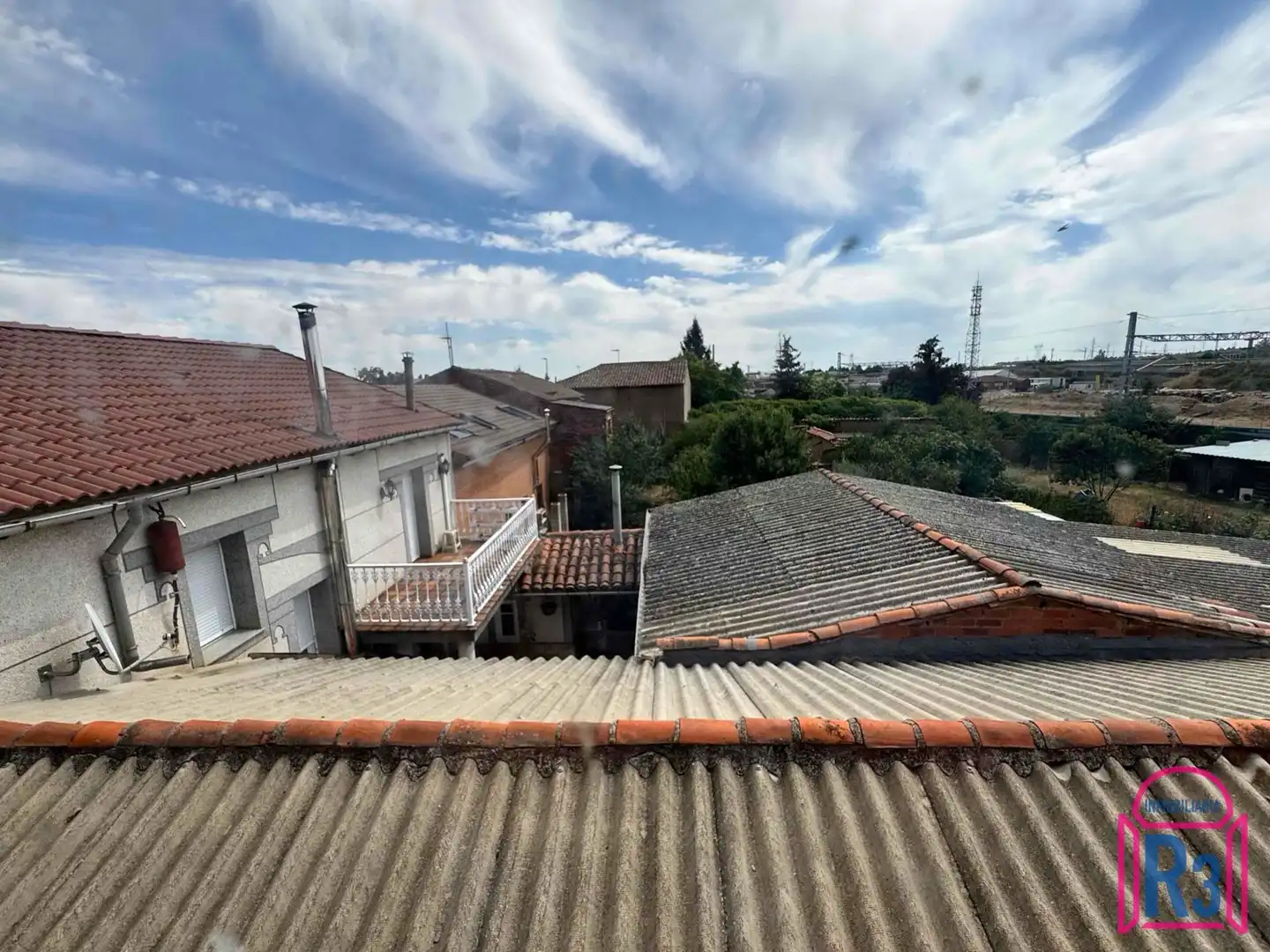 Vista exterior de Pis en venda en León Capital  amb Traster