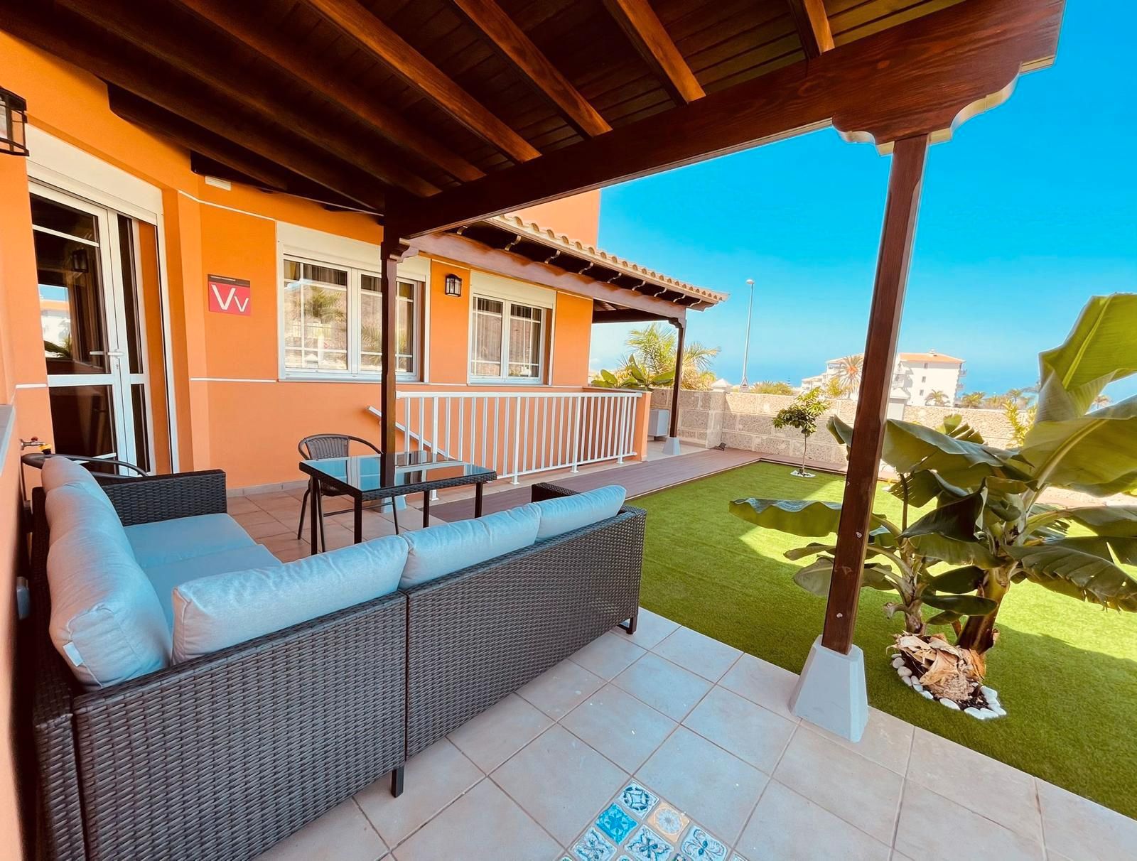Terrace of House or chalet for sale in Arona  with Air Conditioner, Private garden and Terrace