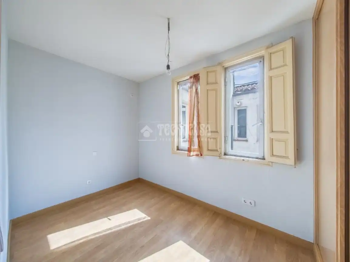 Habitación de Piso en venta en Madrid con Alarma