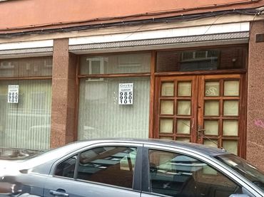 Locale commerciale in affitto a Calle Ana María 3