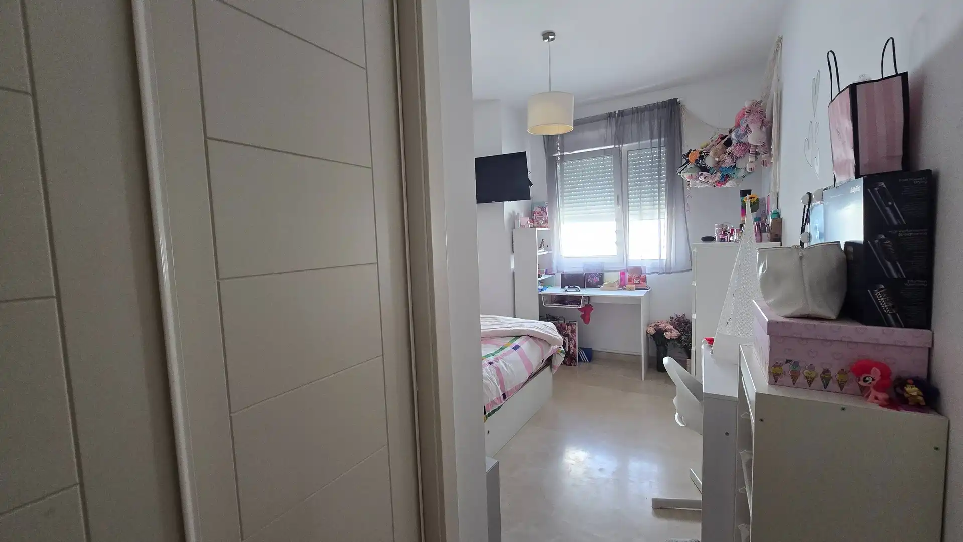 Dormitori de Dúplex en venda en Estepona amb Aire condicionat, Jardí privat i Terrassa