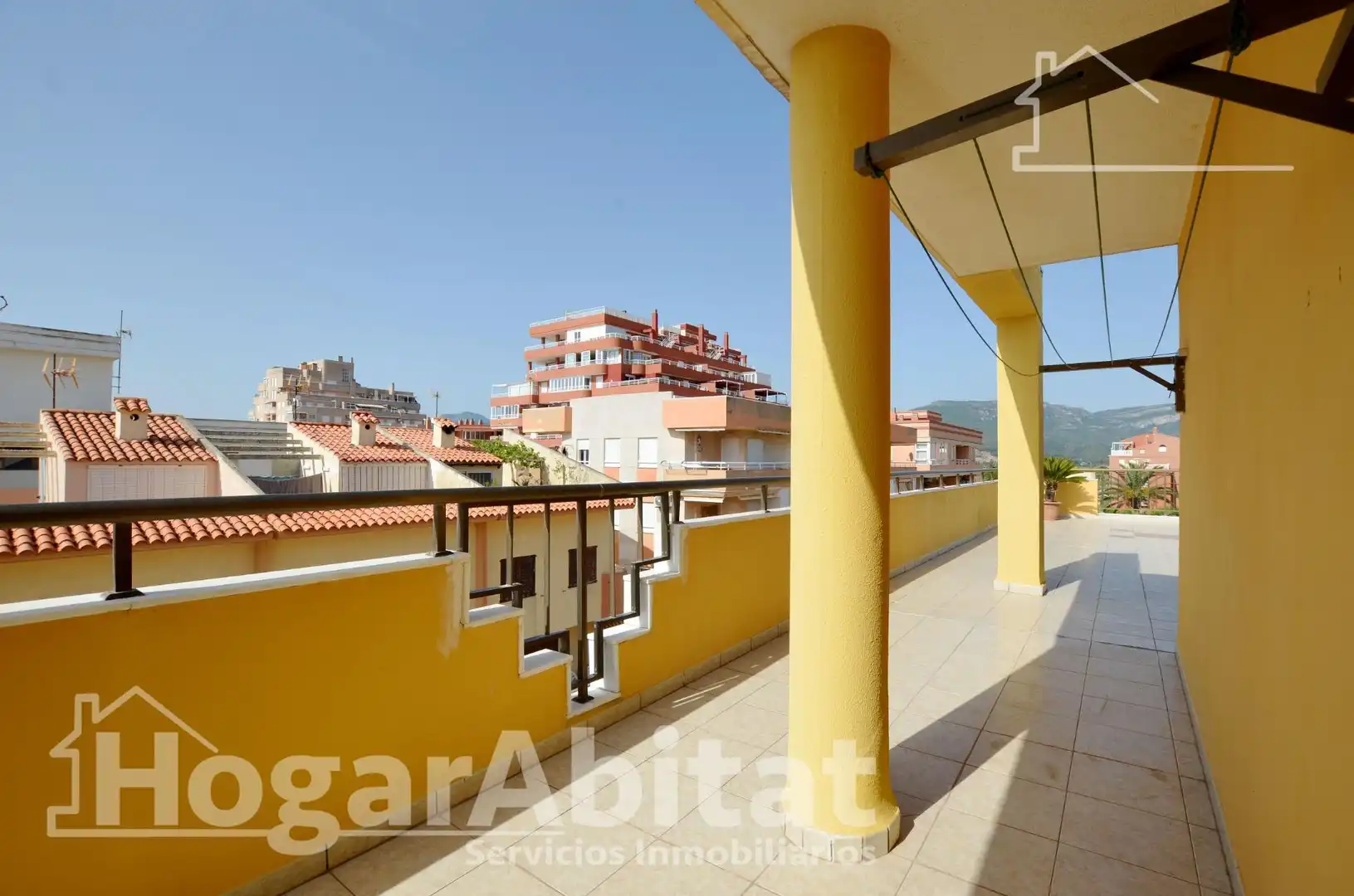 Exterior view of Attic for sale in Tavernes de la Valldigna  with Terrace, Storage room and Furnished