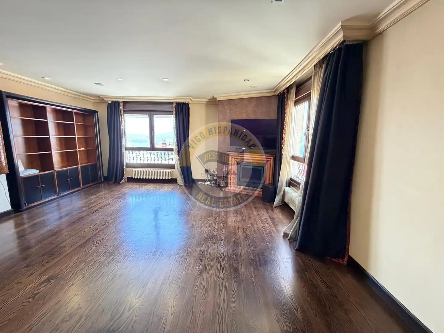 Wohnzimmer von Dachboden zur Miete in Vigo  mit Heizung, Parkett und Terrasse