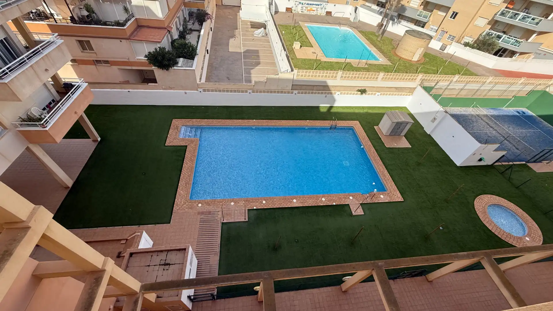 Piscina de Piso en venta en Roquetas de Mar con Terraza, Amueblado y Piscina comunitaria