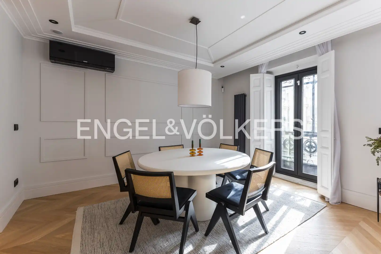 Dining room of Flat for sale in Madrid  with Air Conditioner, Heating and Parquet flooring
