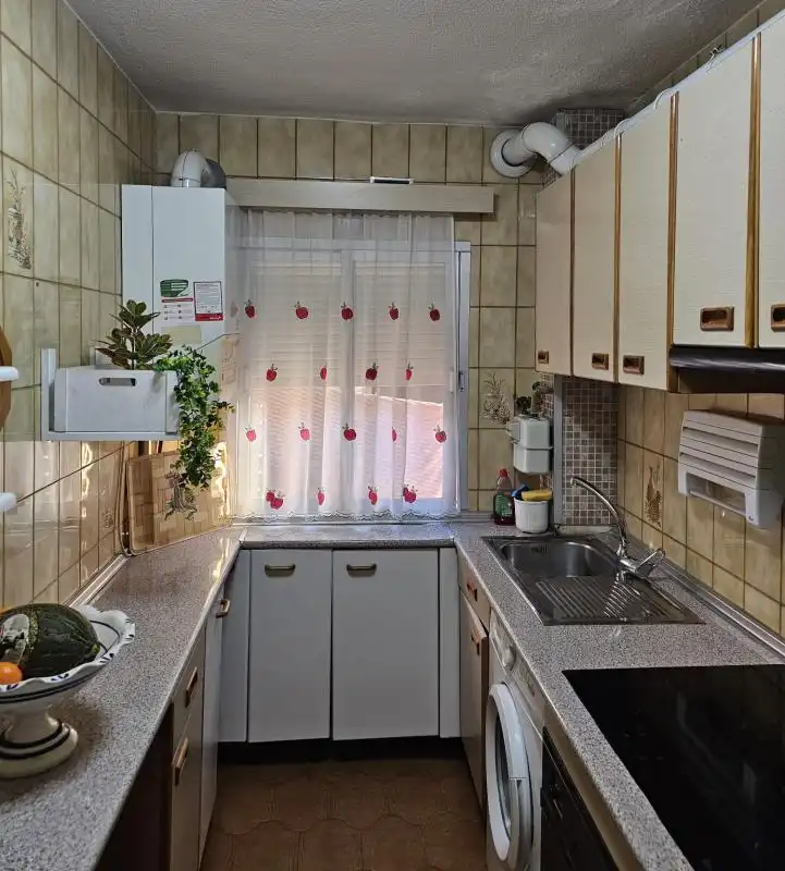 Cocina de Piso en venta en Madrid con Calefacción