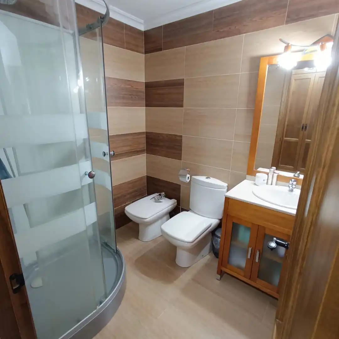 Baño de Piso en venta en San Pedro - Gabriel Miró - María Guerrero