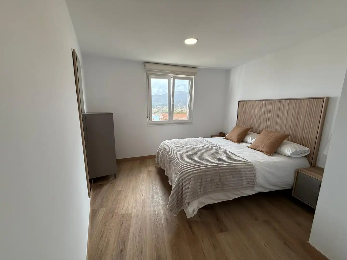 Bedroom of Flat for rent in Camariñas  with Heating, Parquet flooring and Furnished