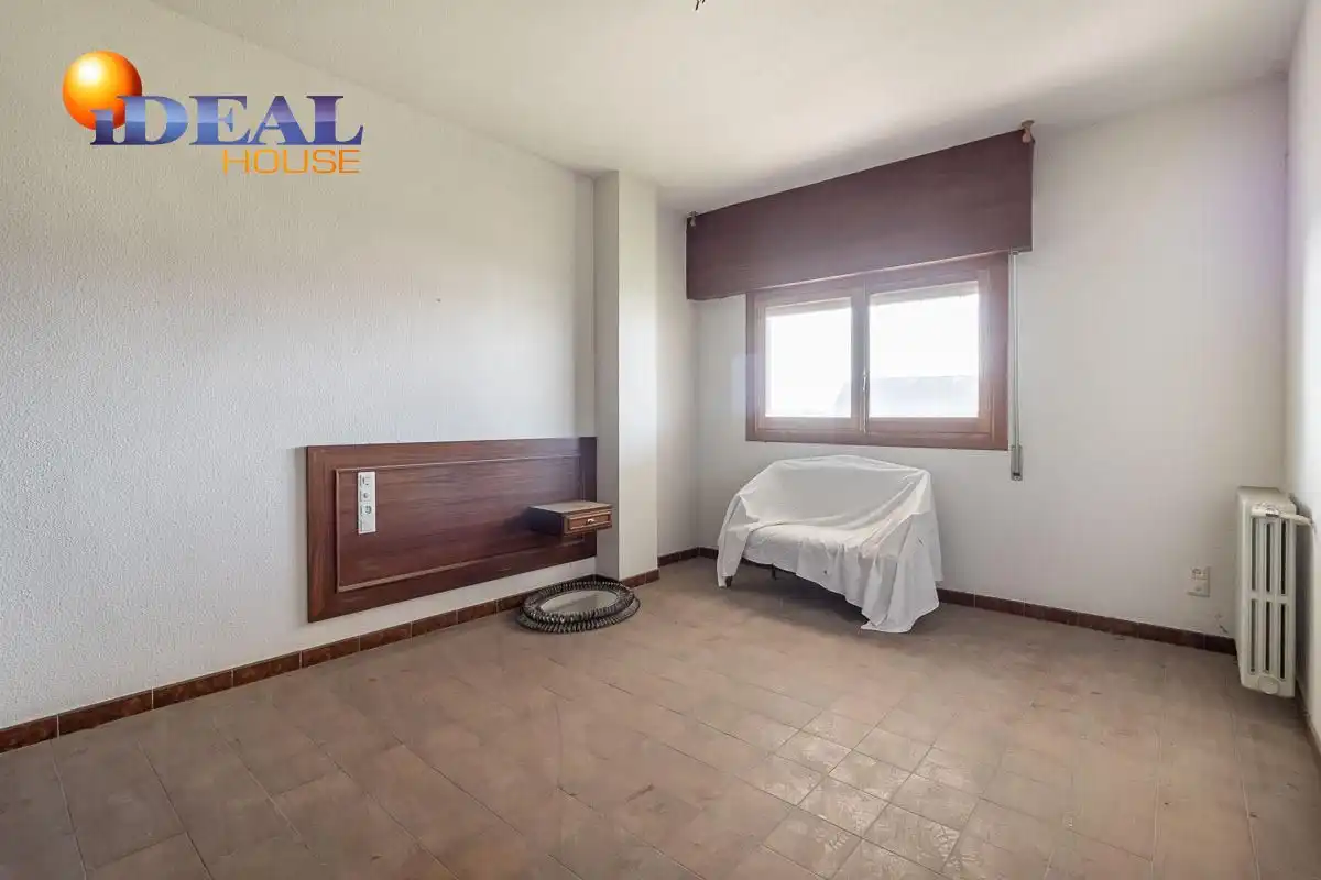 Casa rústica amb piscina en venda a Santa Fe, imagen 21