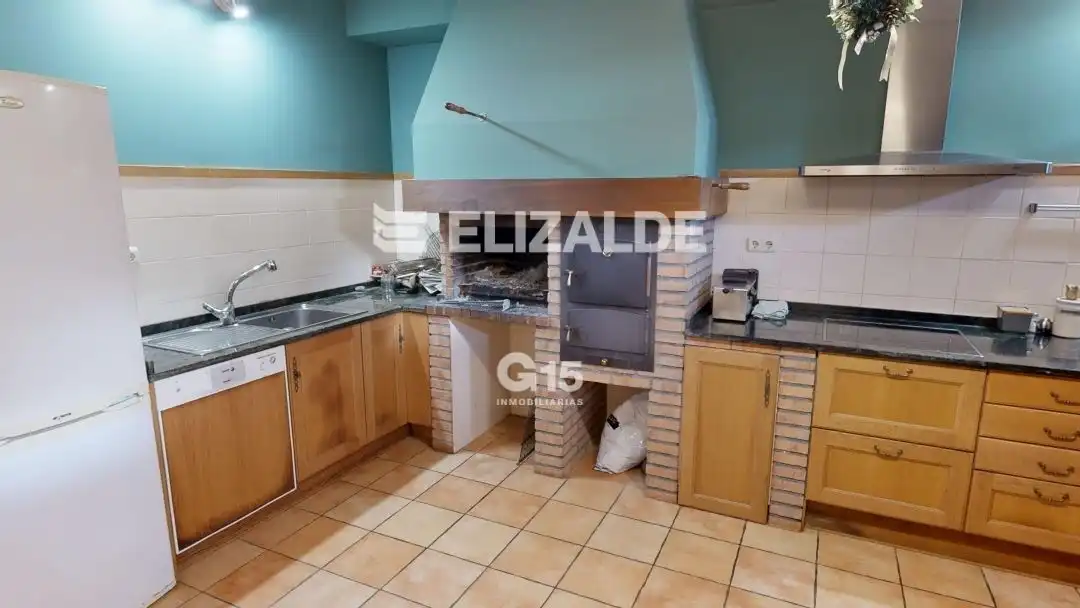 Cuina de Casa o xalet en venda en Hondarribia amb Calefacció, Jardí privat i Terrassa