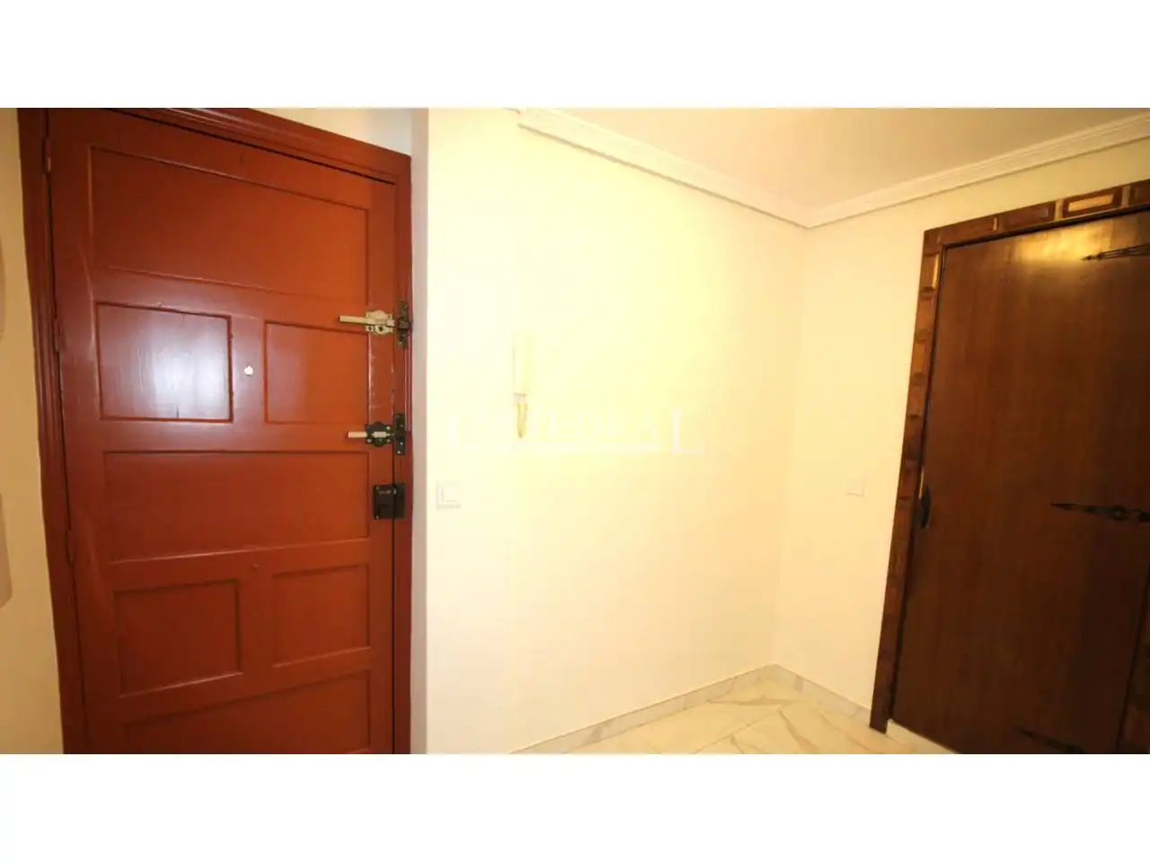Flat for rent in Sevilla  with Air Conditioner and Balcony