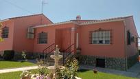 Exterior view of House or chalet for sale in Colmenar de Oreja  with Air Conditioner, Heating and Private garden