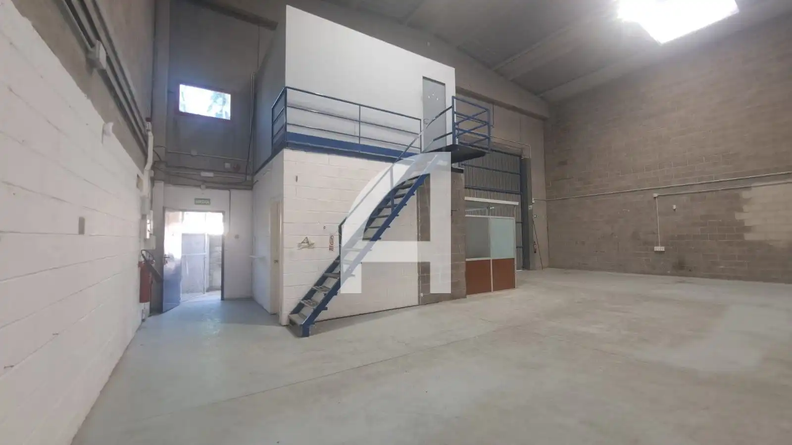 Fabrikhallen zur Miete in Molins de Rei