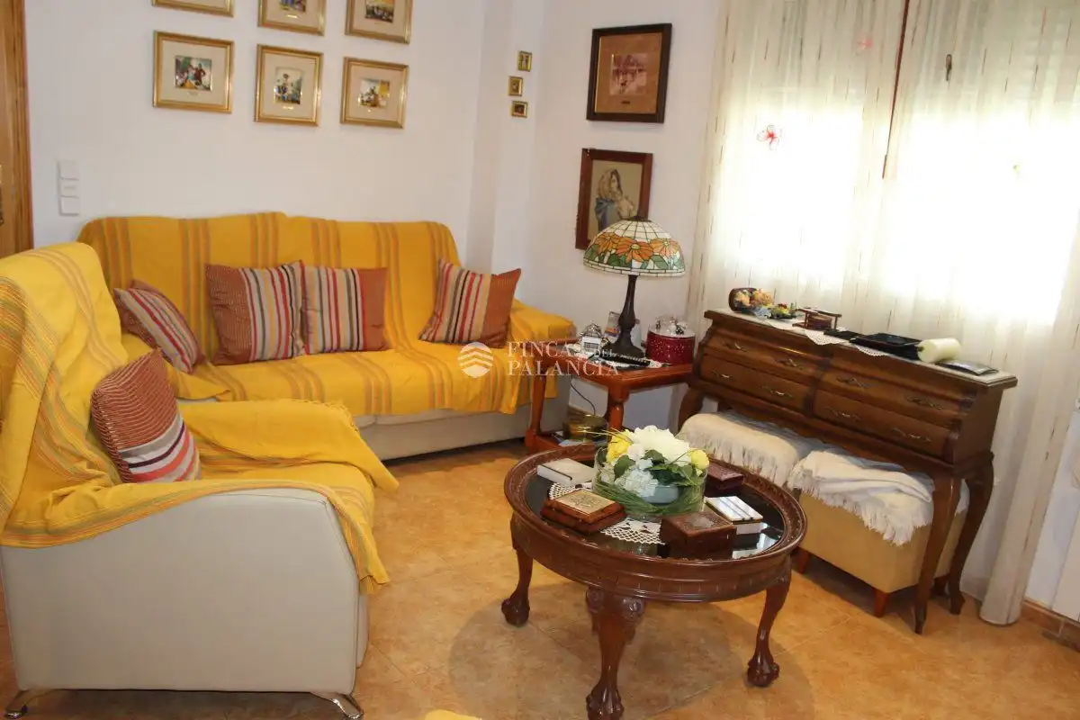 Sala de estar de Casa o chalet en venta en Soneja con Aire acondicionado, Trastero y Piscina