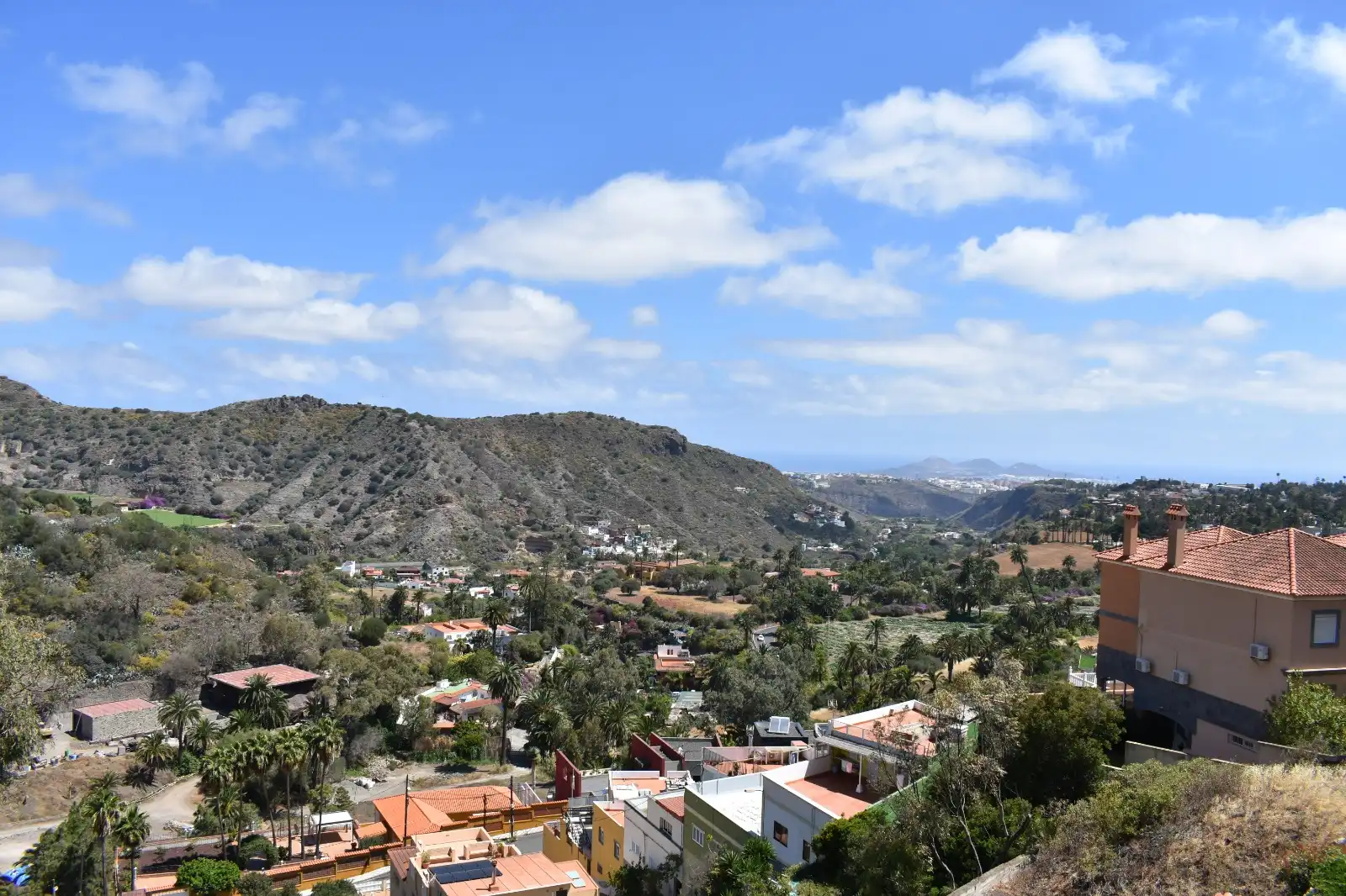 Vista exterior de Casa o xalet en venda en Las Palmas de Gran Canaria amb Jardí privat, Terrassa i Balcó