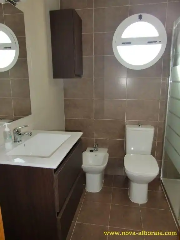 Baño de Casa adosada en venta en Bétera con Aire acondicionado, Calefacción y Jardín privado