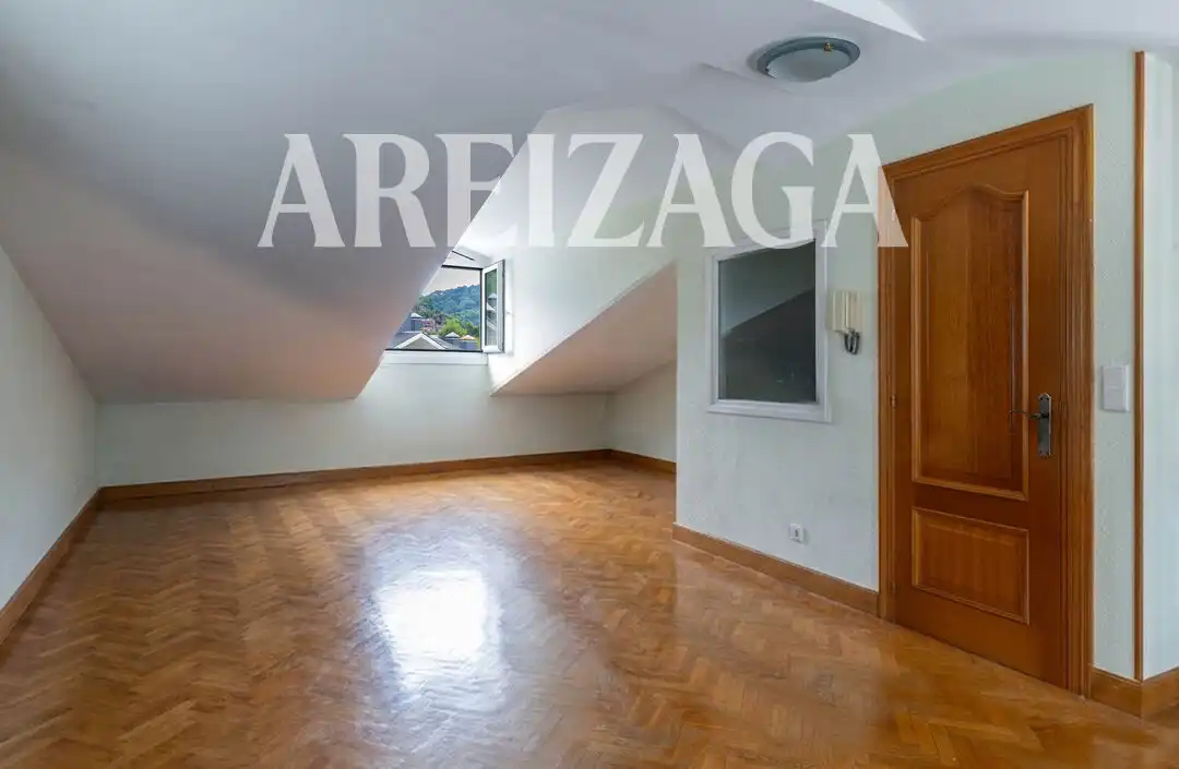 Casa o xalet en venda en Donostia - San Sebastián  amb Calefacció, Jardí privat i Terrassa