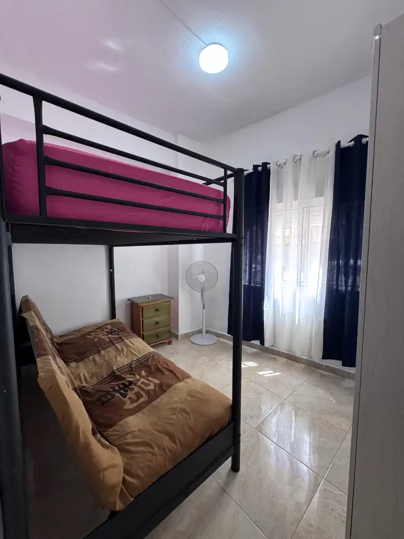 Habitación de Piso en venta en Castellón de la Plana / Castelló de la Plana con Aire acondicionado, Calefacción y Amueblado