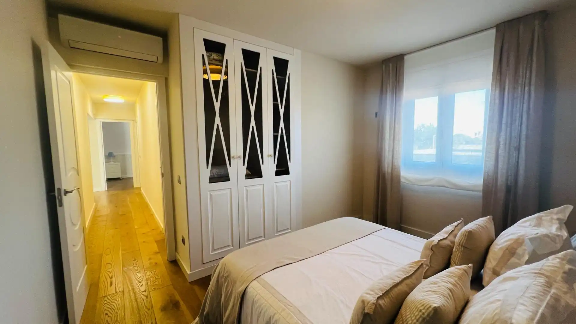 Bedroom of Houses for sale in Cambrils  with Air Conditioner, Private garden and Parquet flooring