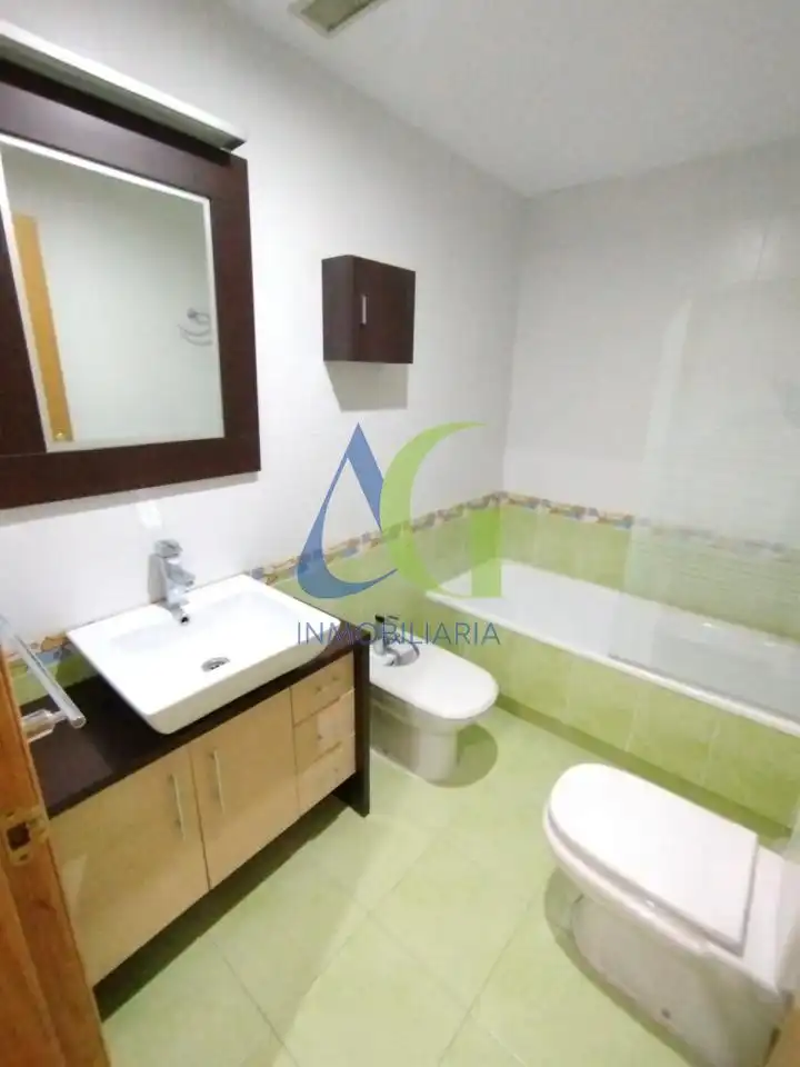 Baño de Dúplex en venta en Villaquilambre con Calefacción y Trastero