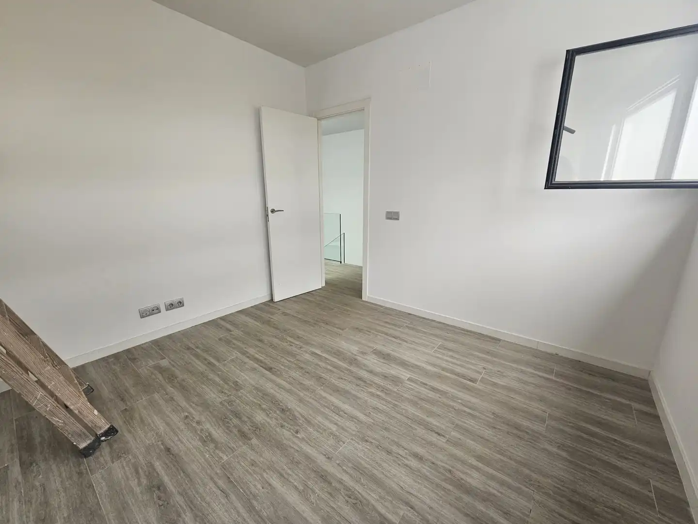 Habitación de Casa adosada de alquiler en Estepona con Aire acondicionado, Terraza y Piscina