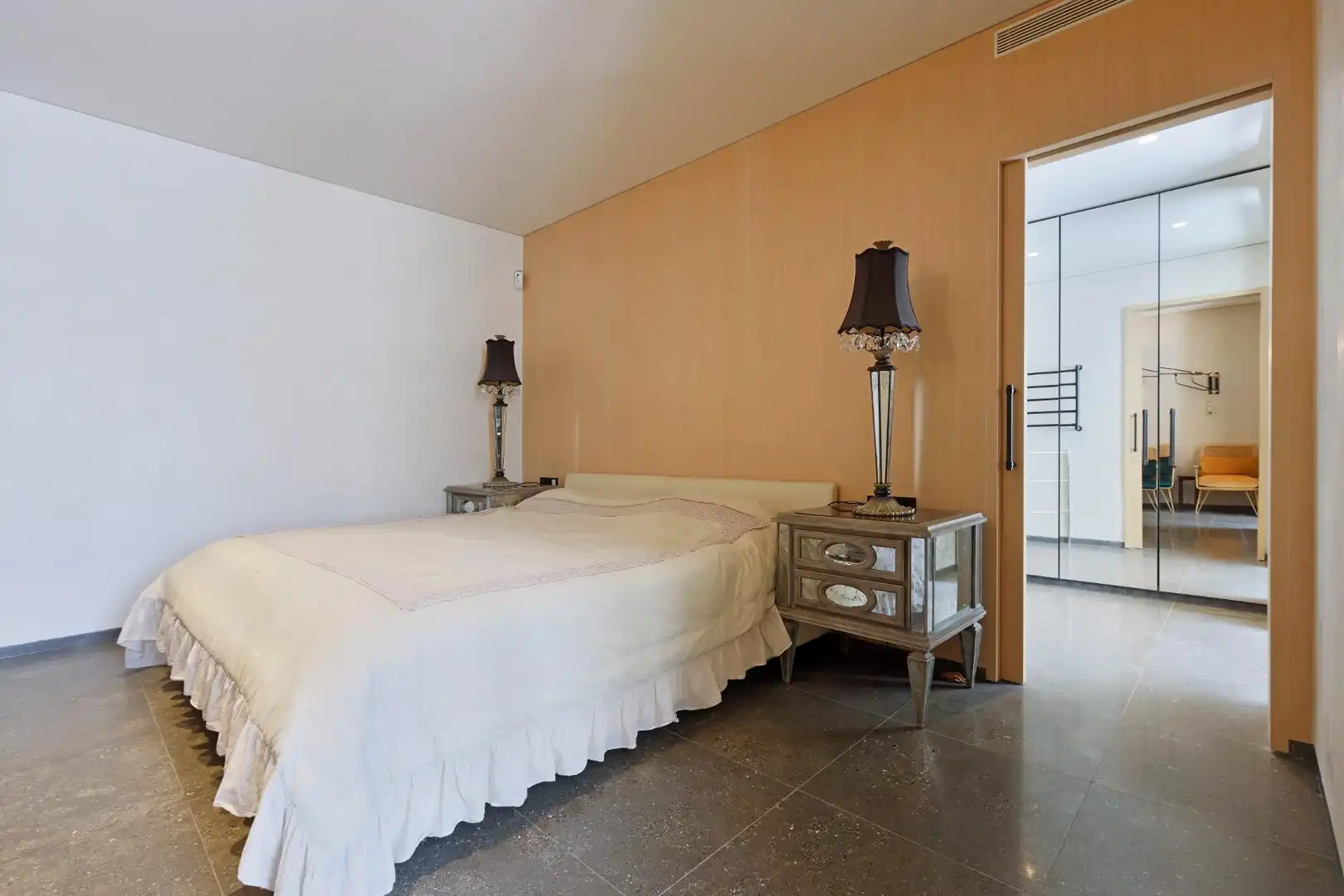 Dormitori de Apartament en venda en Barcelona amb Aire condicionat, Calefacció i Terrassa