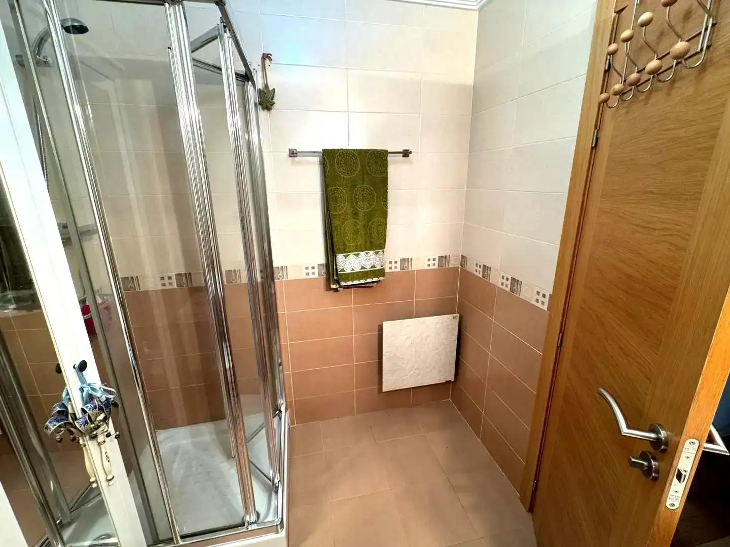 Bathroom of Flat for rent in Torrelavega 