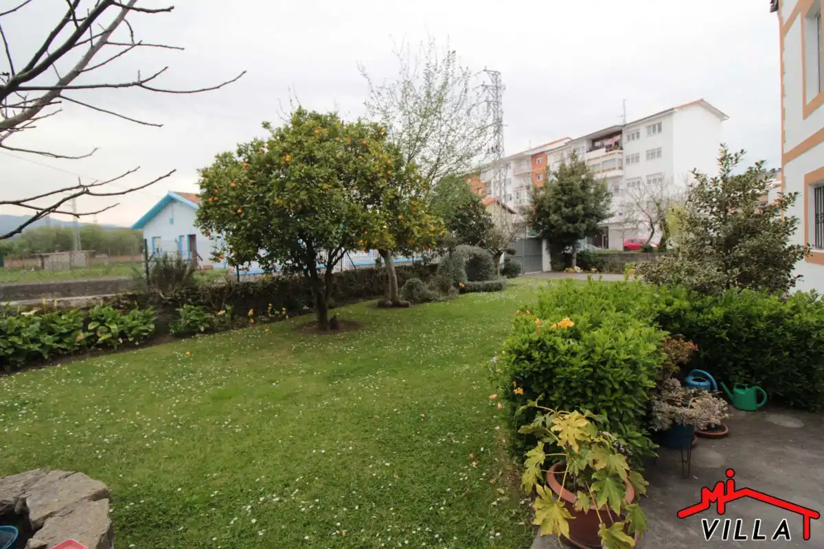 Garden of Houses for sale in Colindres