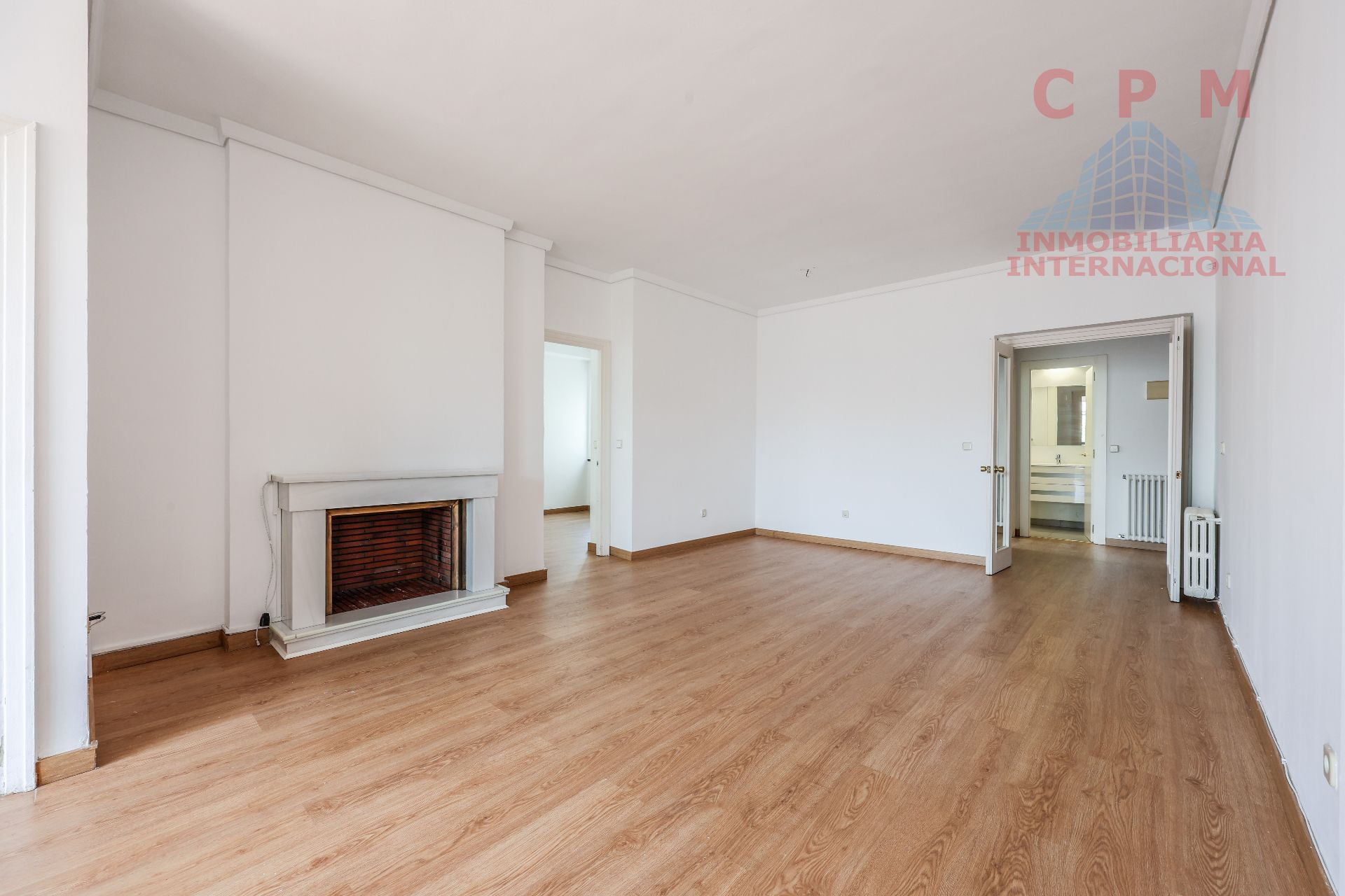 Sala d'estar de Àtic de lloguer en  Madrid Capital amb Aire condicionat, Calefacció i Parquet