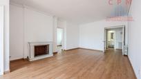 Sala d'estar de Àtic de lloguer en  Madrid Capital amb Aire condicionat, Calefacció i Parquet