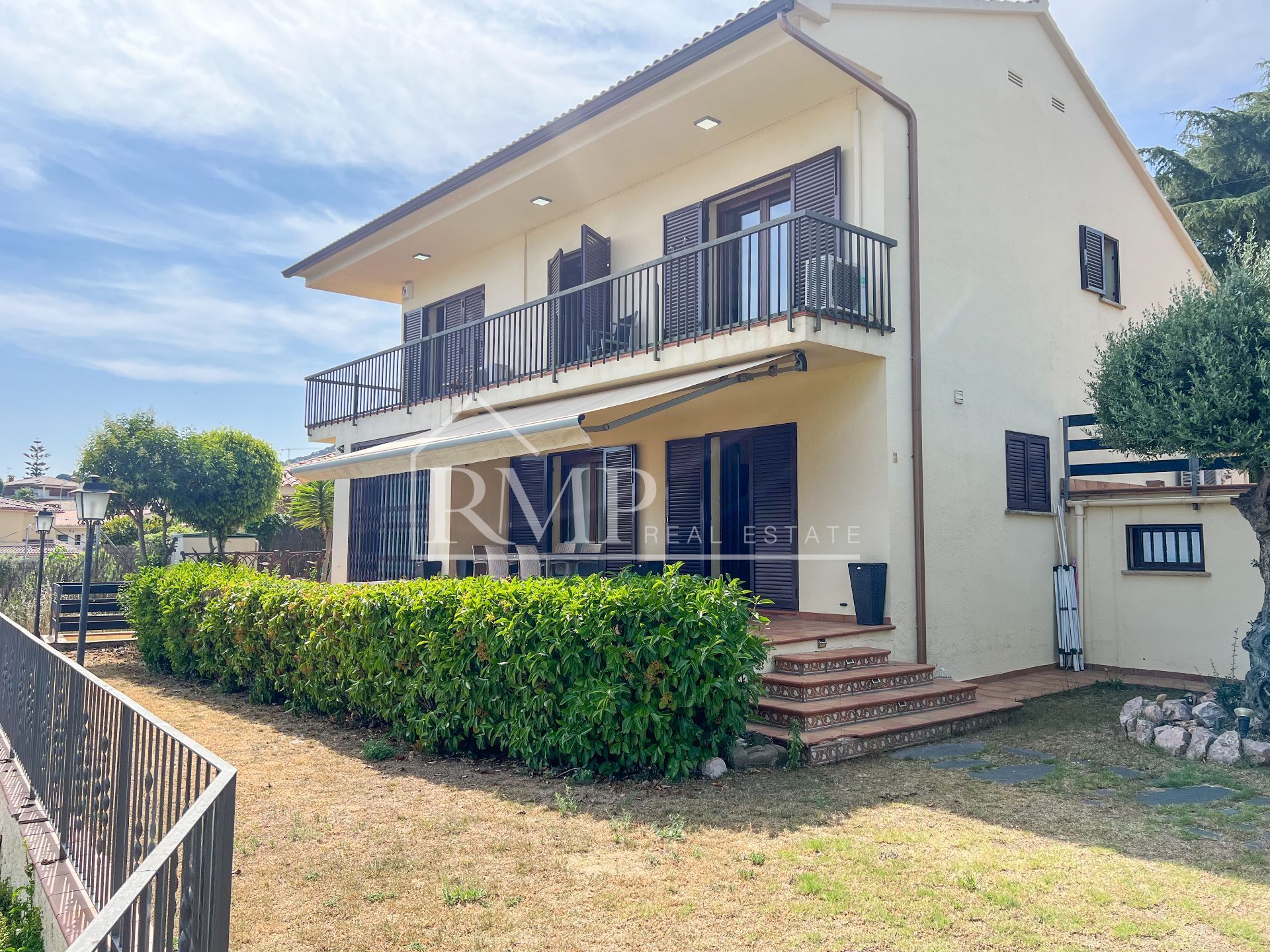 Vista exterior de Casa o xalet en venda en Premià de Dalt amb Aire condicionat, Calefacció i Jardí privat