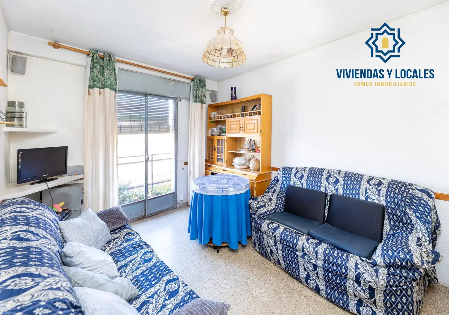 Living room of Flat for sale in  Granada Capital  with Balcony
